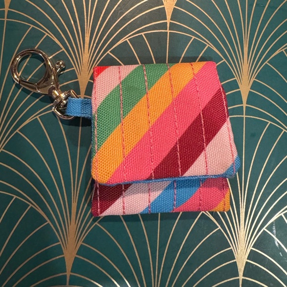 BAN.DO ~ HOLD IT! WIRELESS EARBUDS CASE - RAINBOW STRIPE - Picture 6 of 6